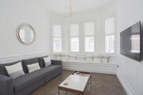 Coachman's Cottage- Worthing Beach sleeps 9